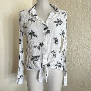 Anthropologie Cloth & Stone White Leaves Pattern Button Up Tie Hem Blouse Shirt